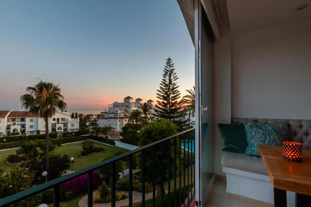Marbella Banus Suites - Nueva Andalucia Banus Sea Views Apartment スペイン