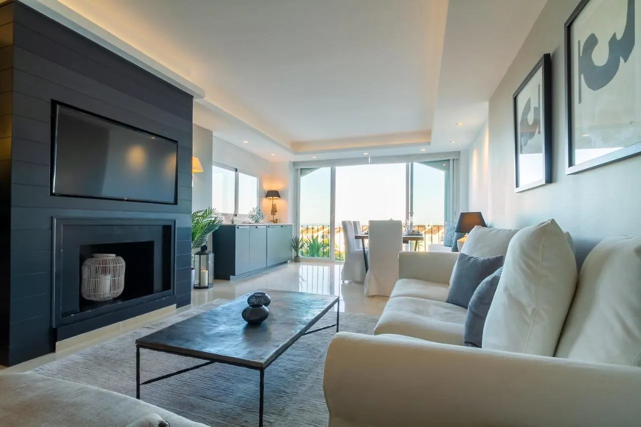 Marbella Banus Suites - Nueva Andalucia Banus Sea Views Apartment スペイン