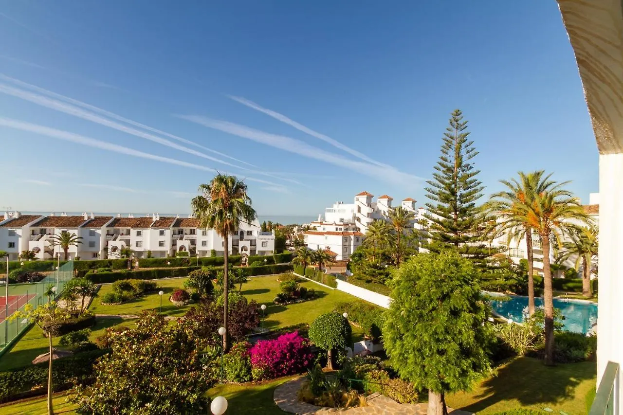 Marbella Banus Suites - Nueva Andalucia Banus Sea Views Apartment Espanha